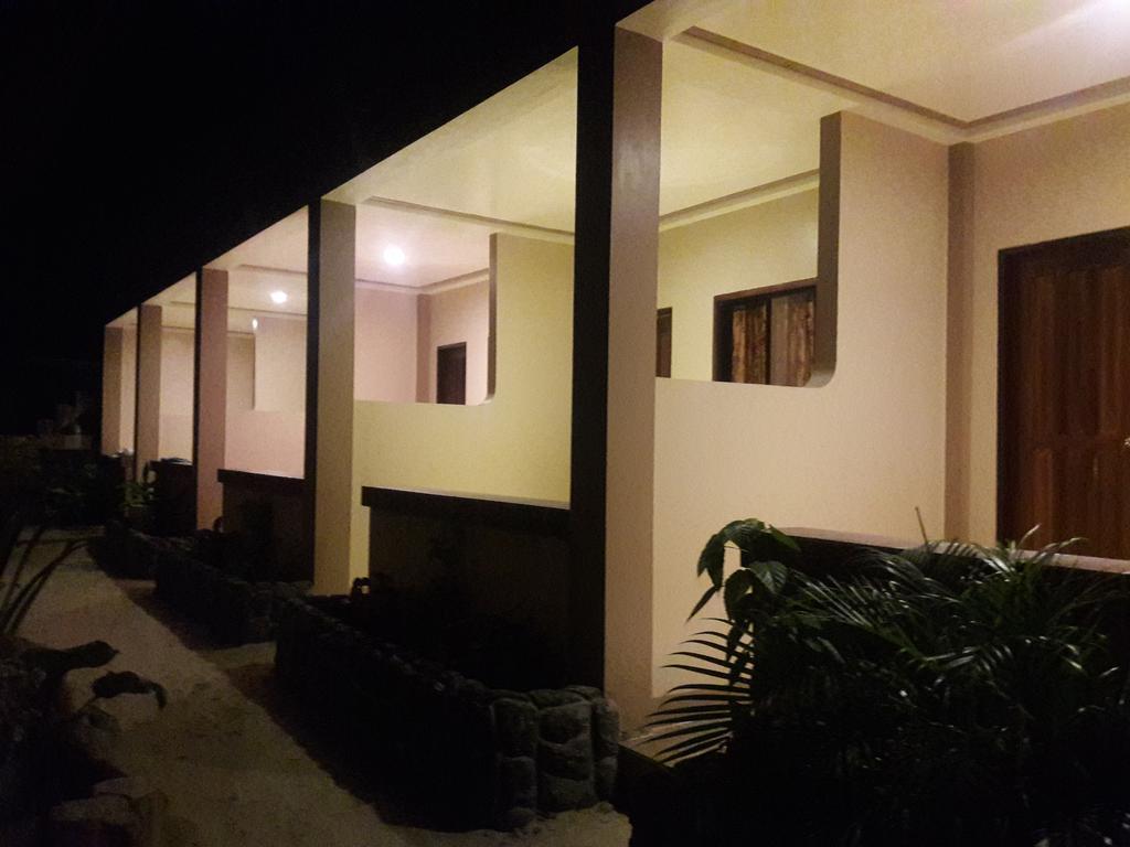 Ausan Beach Front Cottages Barton Exterior foto